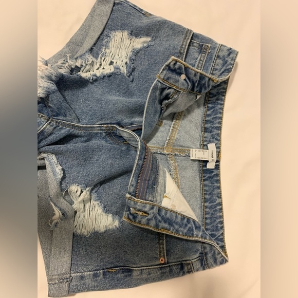 Forever 21, ladies shorts in size 29. - Picture 5 of 10